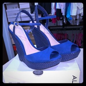 Aldo Shizuko Navy Blue Wedge sz 8